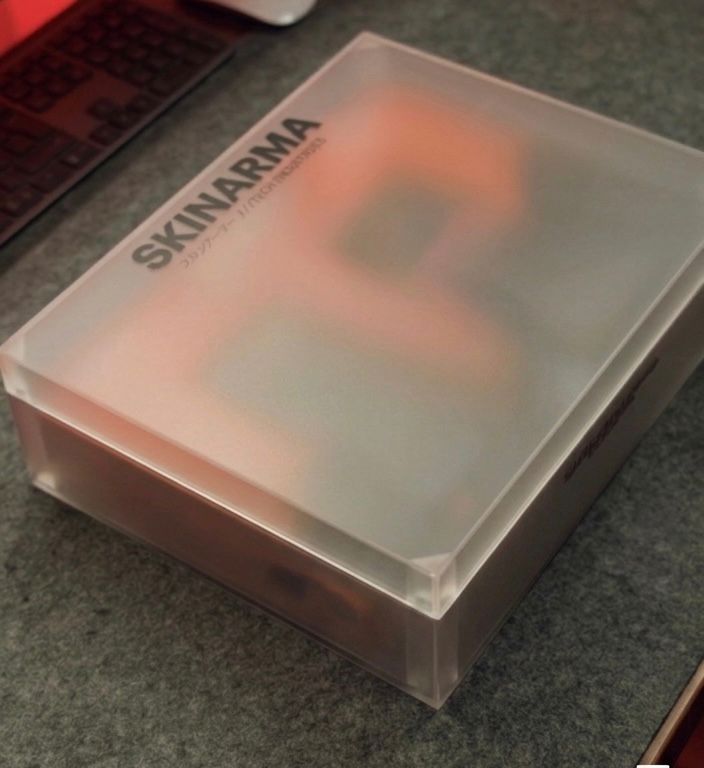 Skinarma Vektor 3 Parça Kutulu Özel Set - Mag-Şarj 17 Pro Max Uyumlu Kılıf - Mag-Şarj Uyumlu 5000Mah Powerbank - Mag-Şarj Uyumlu Kartlık - Kutulu Özel Set